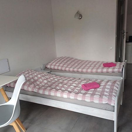 Gosciniec Solan Hotel Jeleniow Bagian luar foto