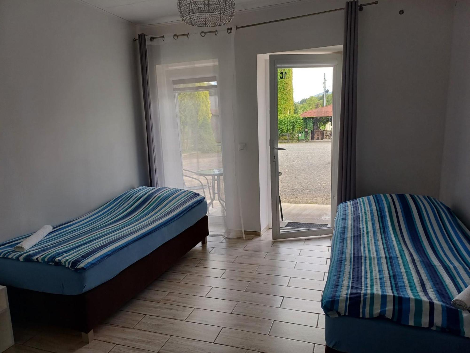 Gosciniec Solan Hotel Jeleniow Bagian luar foto