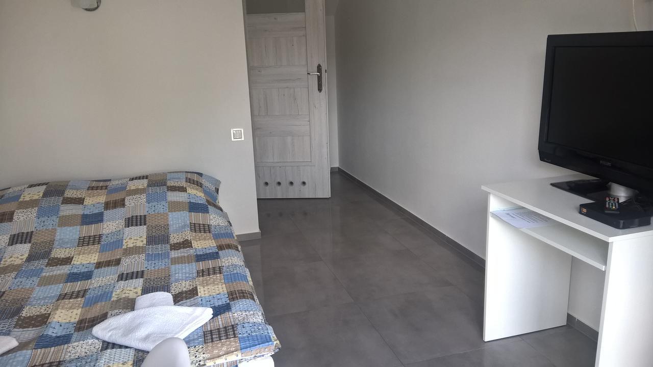 Gosciniec Solan Hotel Jeleniow Bagian luar foto
