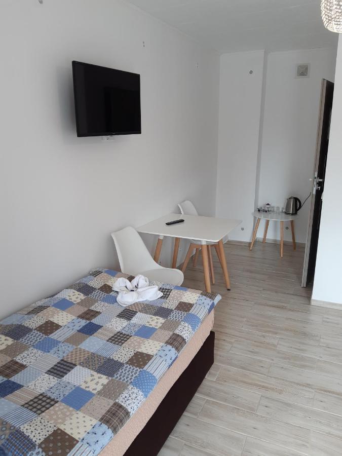 Gosciniec Solan Hotel Jeleniow Bagian luar foto